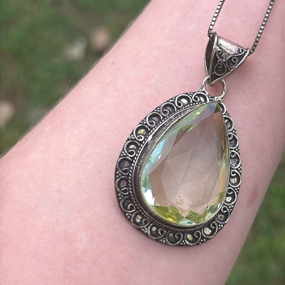 Vintage sterling Silver 935 Teardrop Necklace pale green quartz